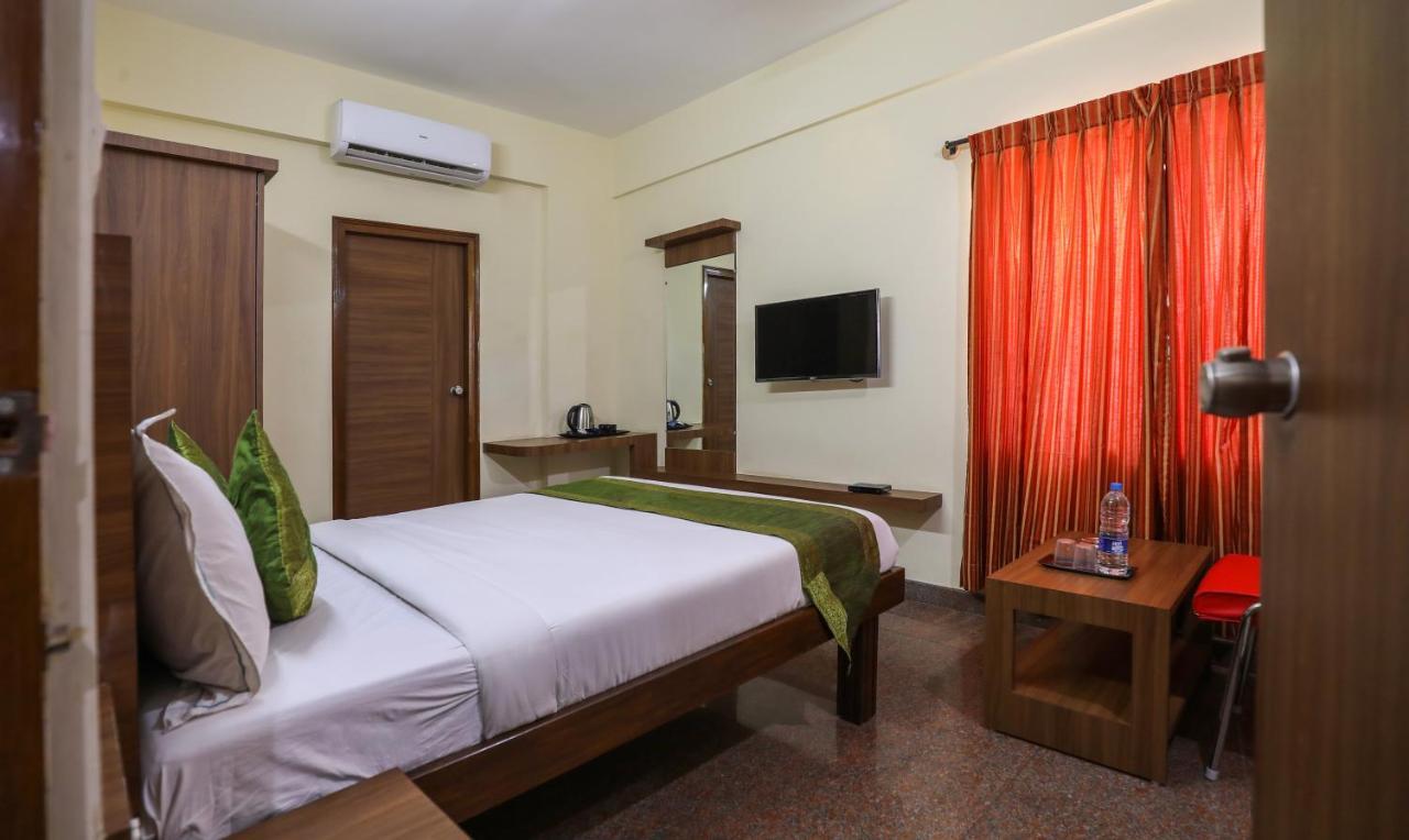 Treebo Trip Kapil Royalista Hotel Ludhiana Exterior photo
